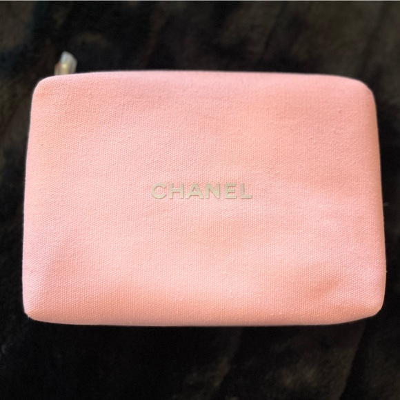 Chanel Perfume pouch Came with Chanel Chance set. 💯 Authentic Beauty line pink - Picture 7 of 7